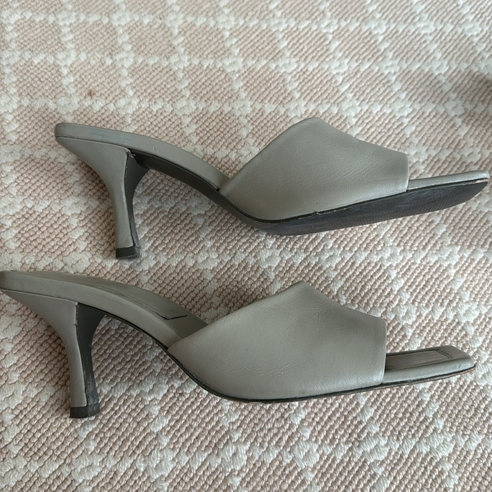 Mule sandal
